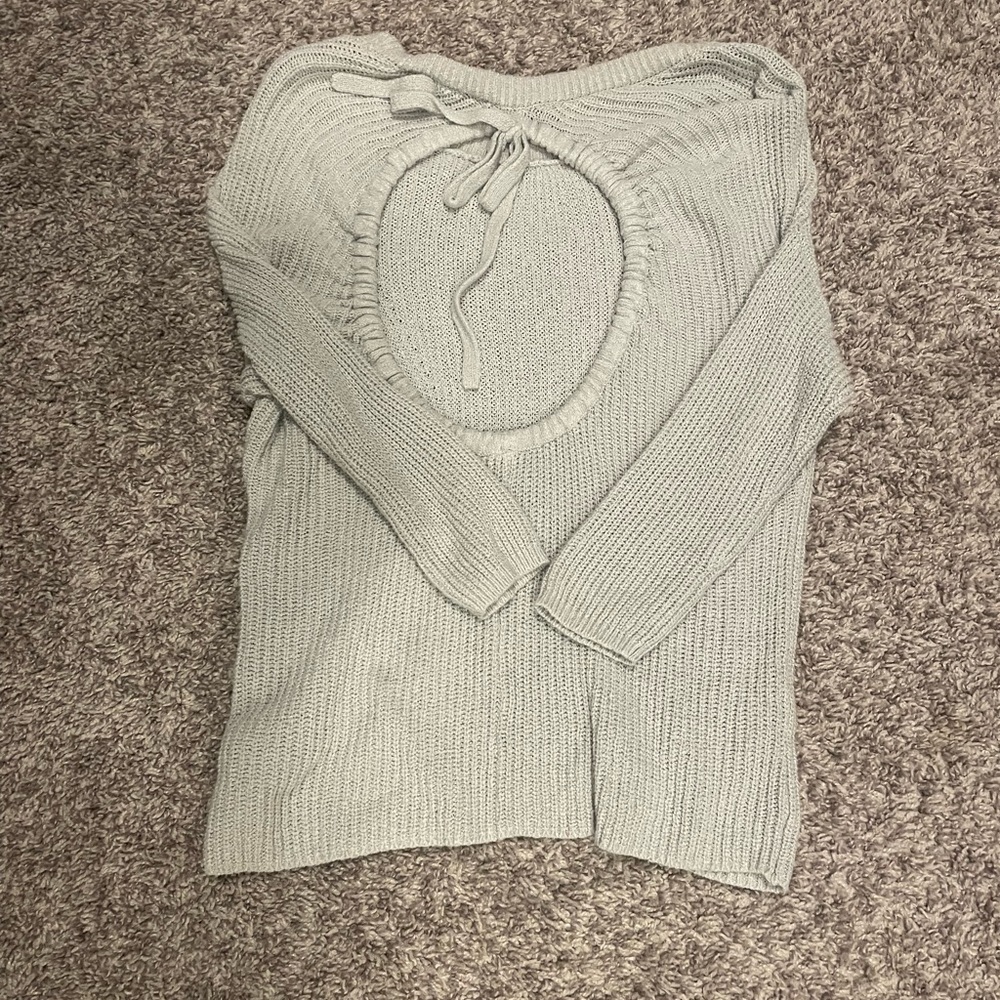 XS Express Sweater - Back Keyhole